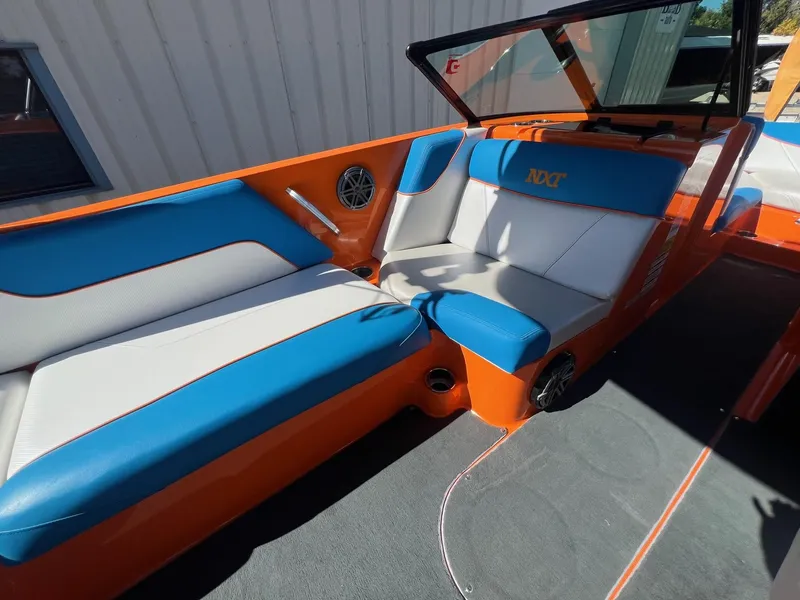 Slide: The Image of MasterCraft NXT22 2016 - 34