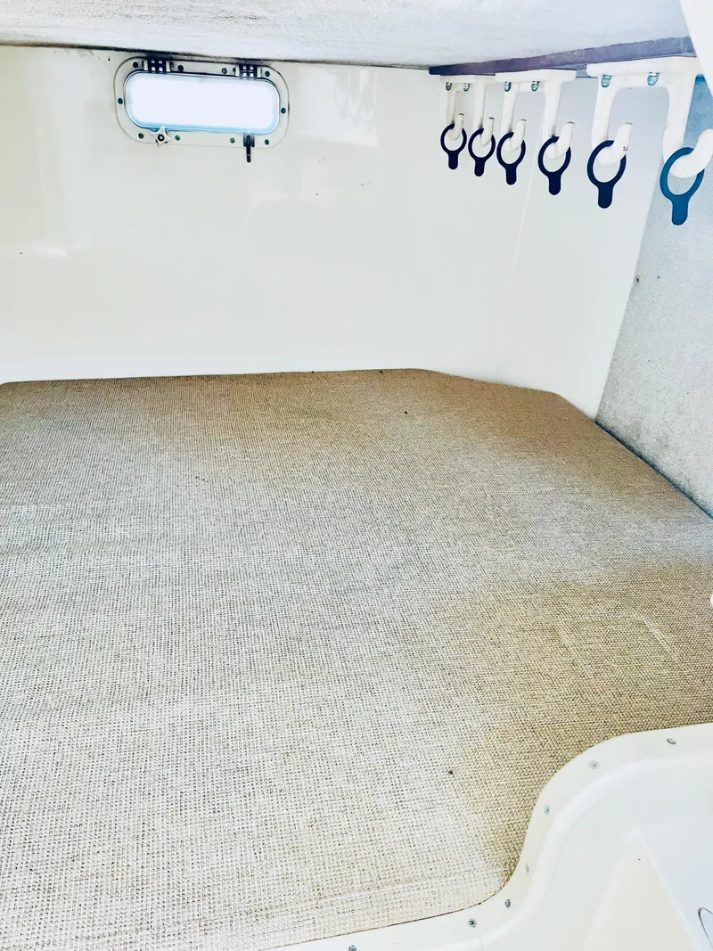 Slide: The Image of Grady-White Marlin 280 1990 - 11