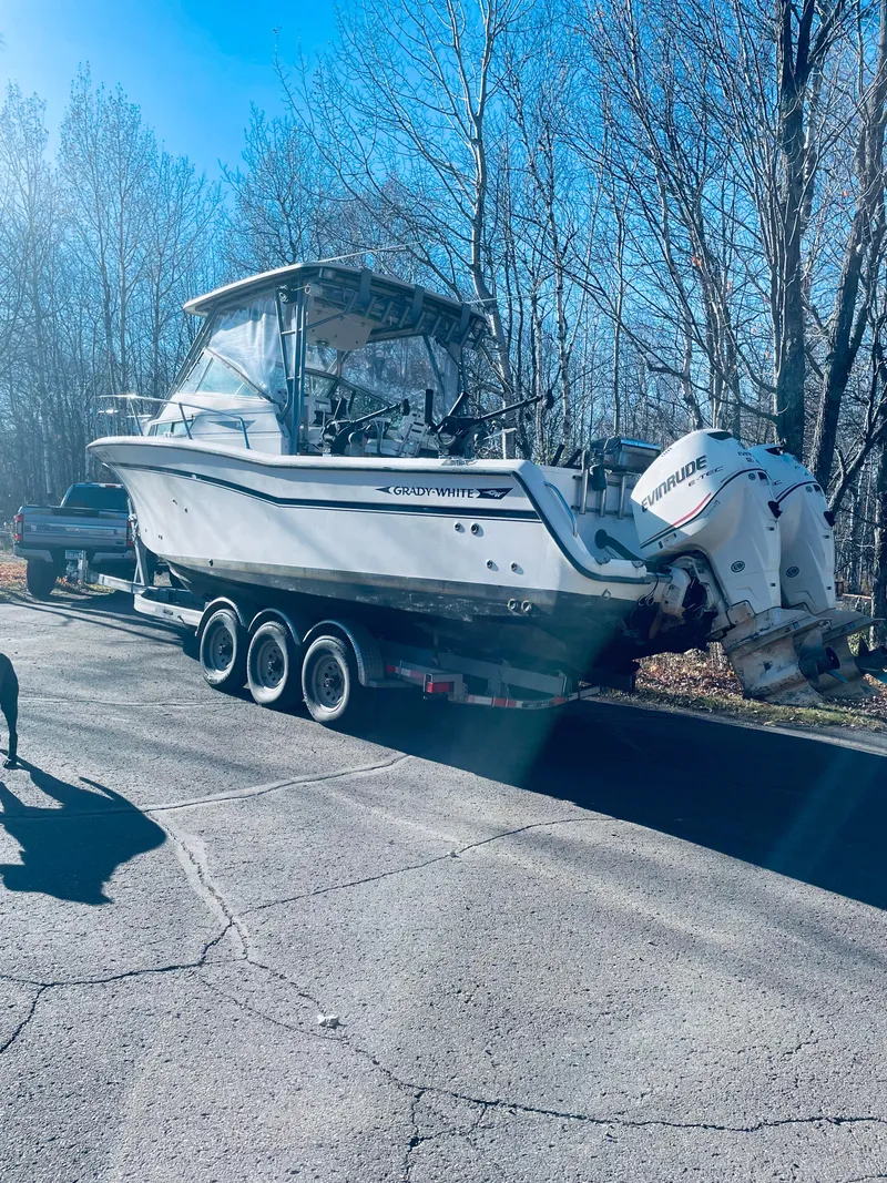 Slide: The Image of Grady-White Marlin 280 1990 - 13