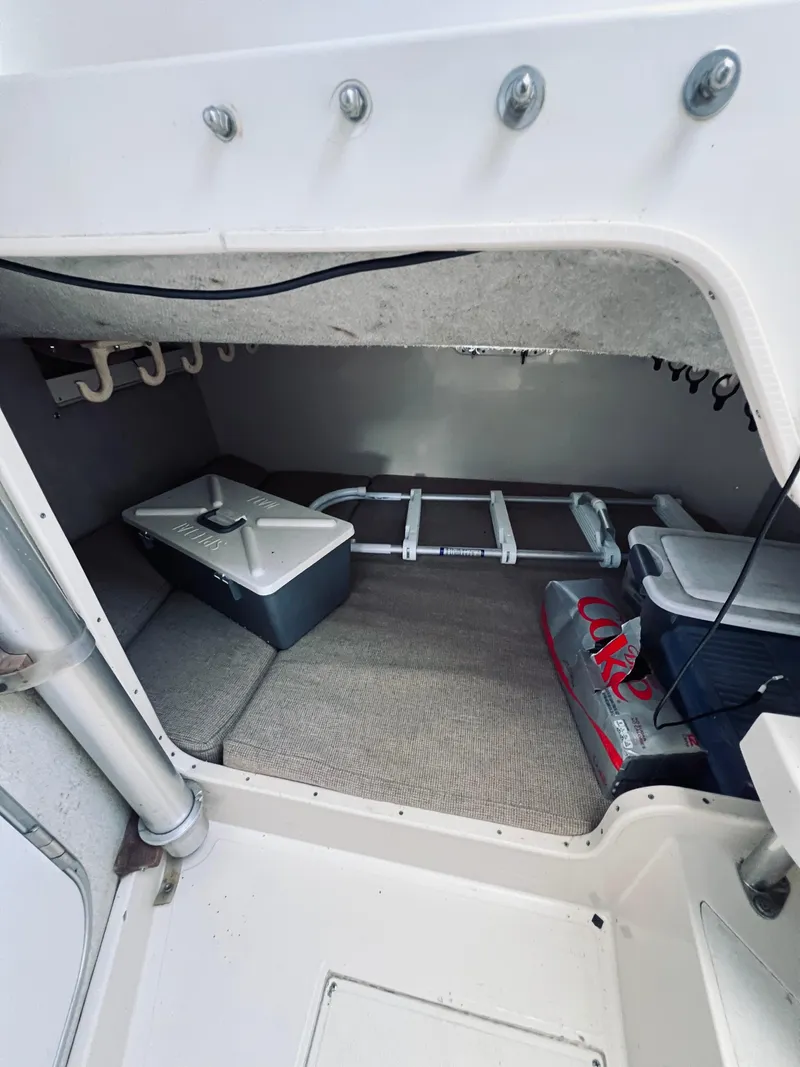 Slide: The Image of Grady-White Marlin 280 1990 - 15