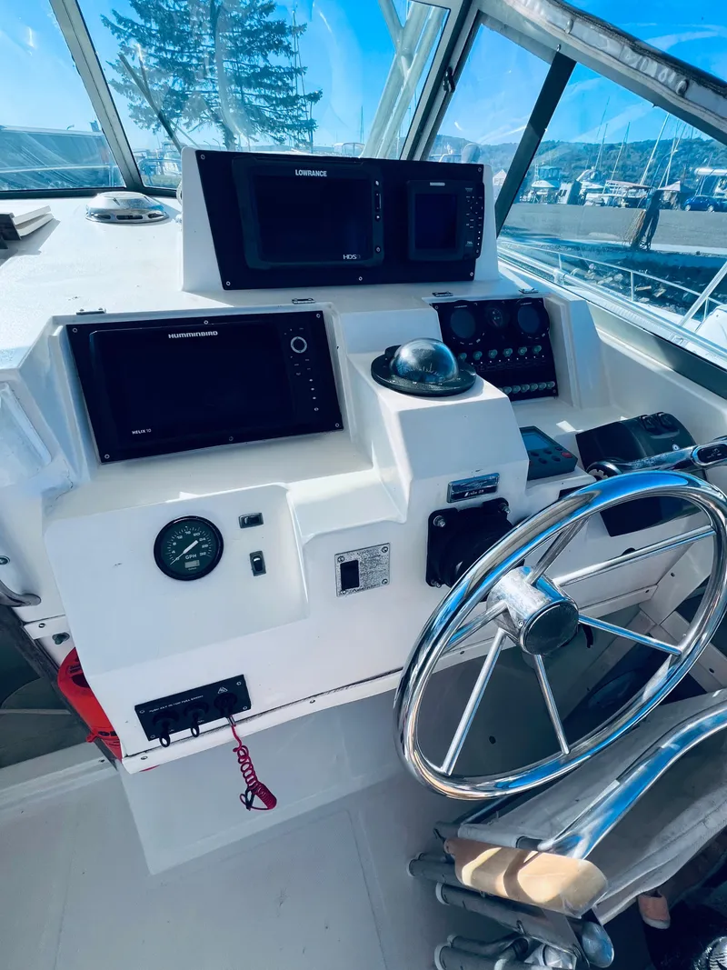 Slide: The Image of Grady-White Marlin 280 1990 - 6