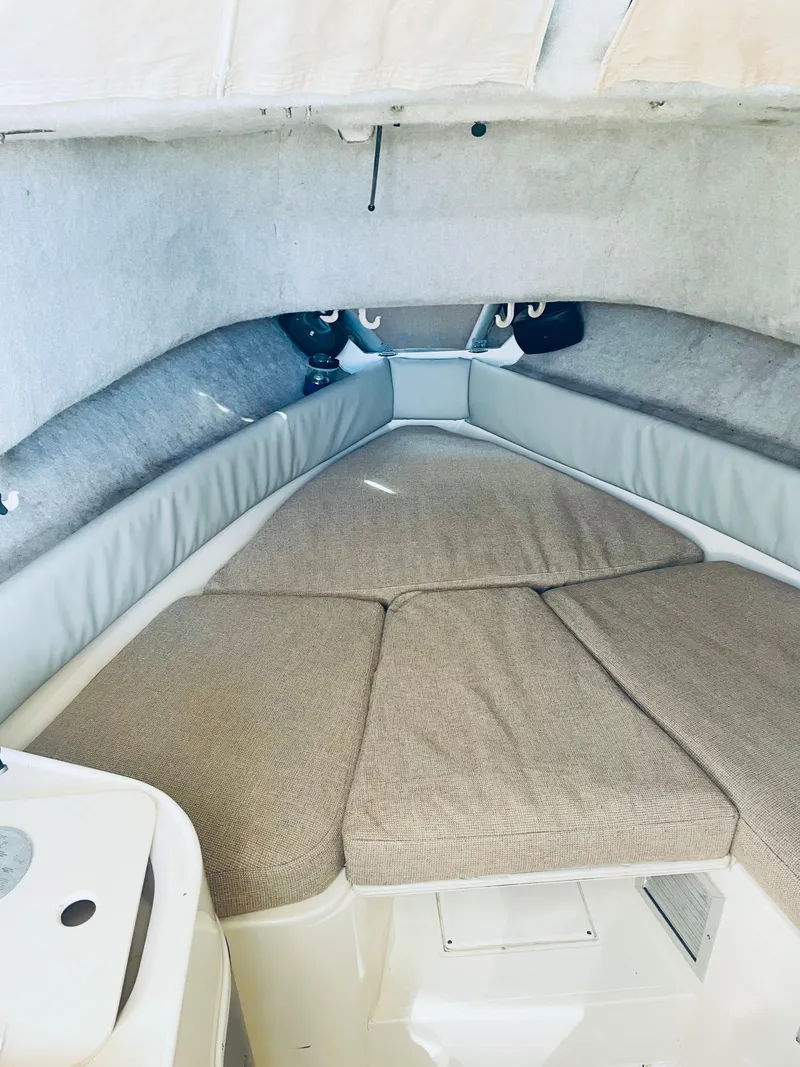 Slide: The Image of Grady-White Marlin 280 1990 - 9