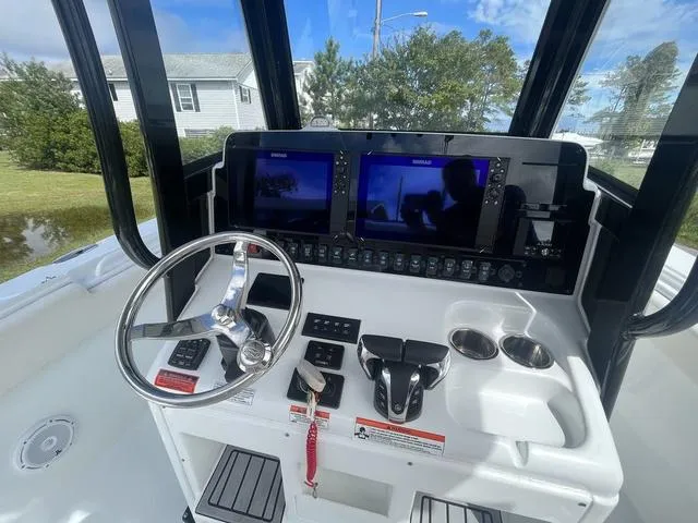 Slide: The Image of Sea Hunt Gamefish 27 Coffin Box 2023 - 10