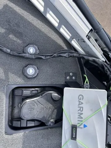 Slide: The Image of Skeeter ZX250 boat deck with Garmin and Minn Kota equipment, 2018 model. - 29