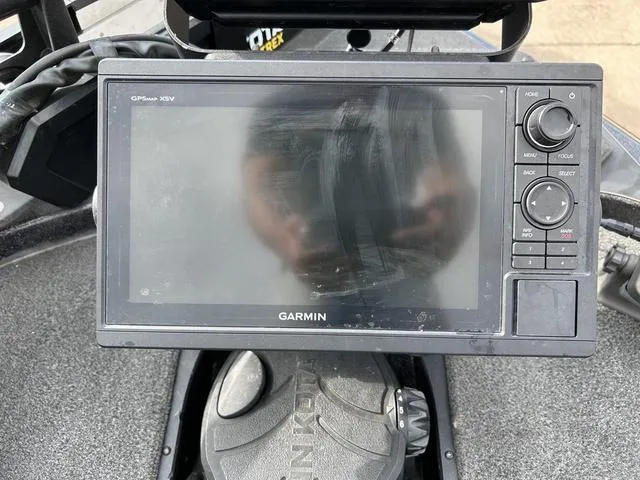 Slide: The Image of Garmin GPSmap XSV on 2018 Skeeter ZX250 boat dashboard. - 33