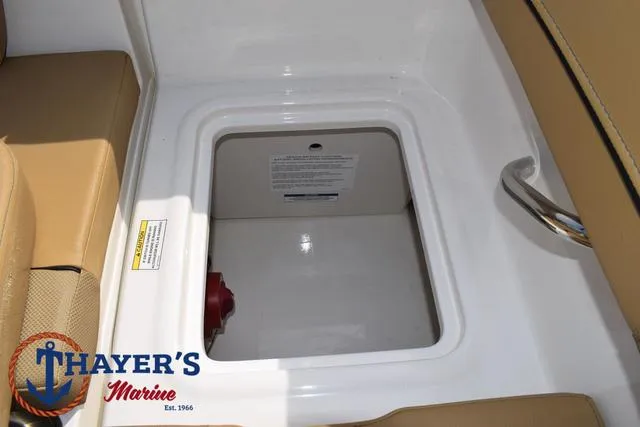 Slide: The Image of Bayliner VR4 Bowrider - Outboard 2025 - 39