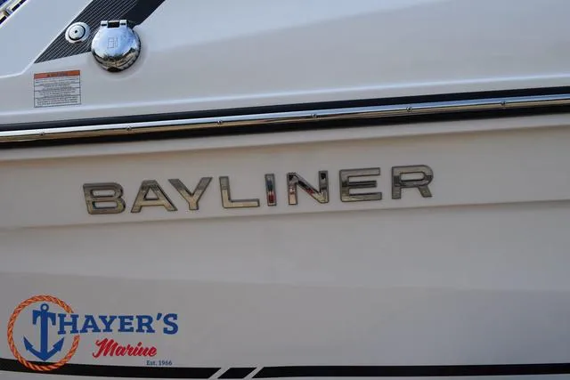 Slide: The Image of Bayliner VR4 Bowrider - Outboard 2025 - 4