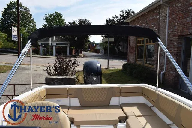 Slide: The Image of Bayliner VR4 Bowrider - Outboard 2025 - 41