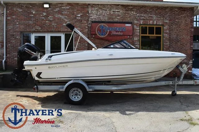 Slide: The Image of Bayliner VR4 Bowrider - Outboard 2025 - 48