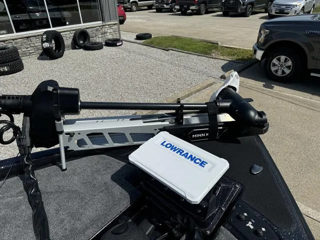 Slide: The Image of Phoenix 921 ELITE 2025 boat with Minn Kota trolling motor and Lowrance fish finder. - 10