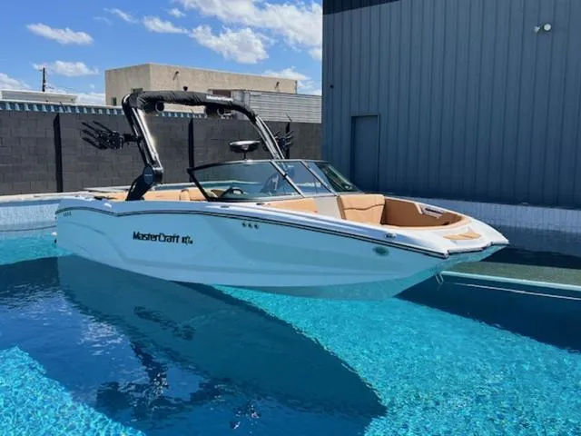 Slide: The Image of MasterCraft NXT22 2025 - 24