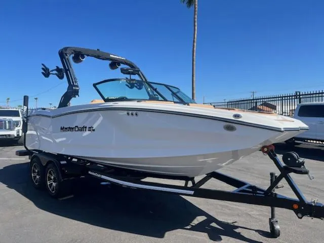 Slide: The Image of MasterCraft NXT22 2025 - 5