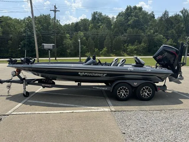 Slide: The Image of Phoenix Bass Boat 20 XE 2024 - 17