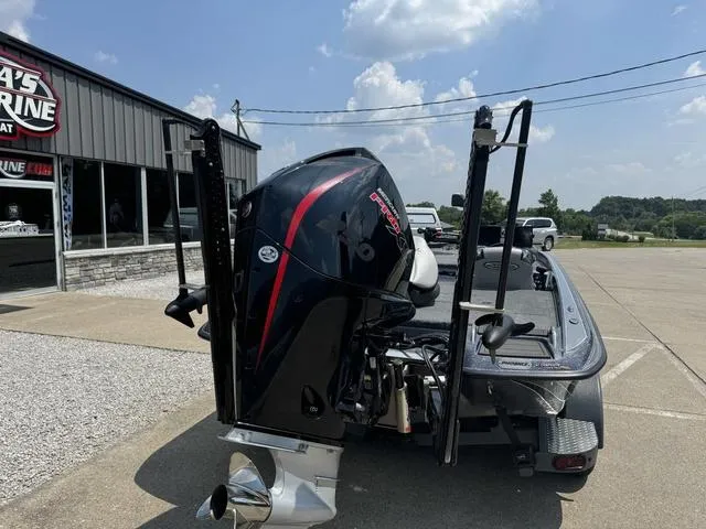 Slide: The Image of Phoenix Bass Boat 20 XE 2024 - 3