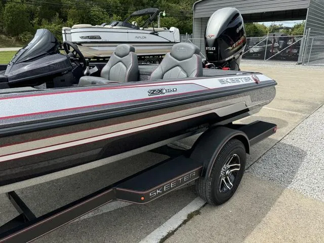 Slide: The Image of Skeeter ZX150 2025 - 13