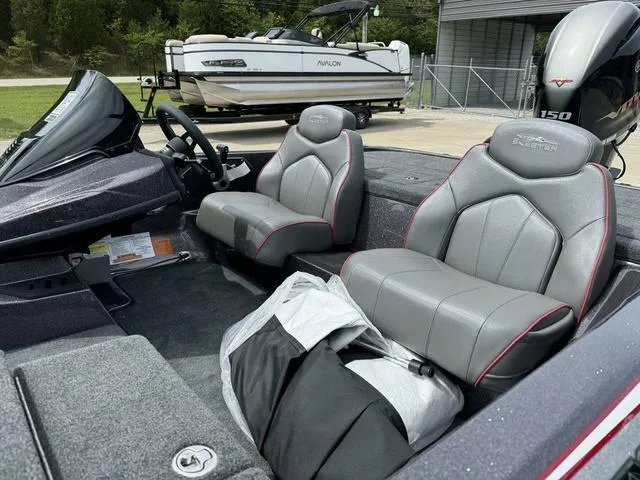 Slide: The Image of Skeeter ZX150 2025 - 14