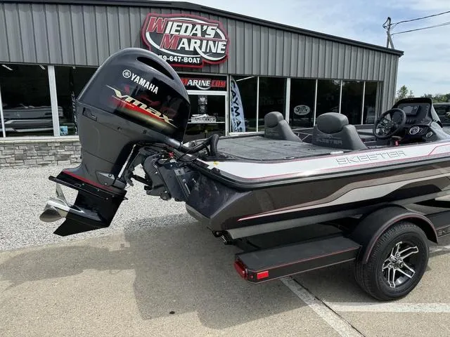 Slide: The Image of Skeeter ZX150 2025 - 2