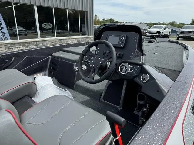 Slide: The Image of Skeeter ZX150 2025 - 5