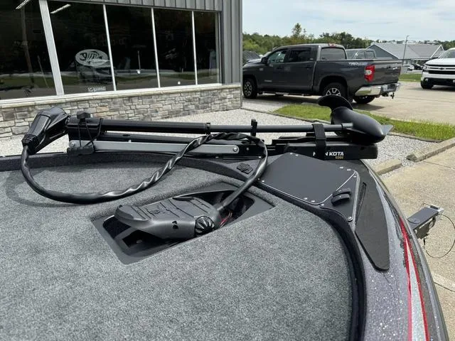 Slide: The Image of Skeeter ZX150 2025 - 9