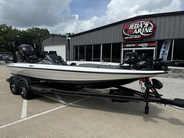 Slide: The Image of Skeeter ZXR20 2025 - 15