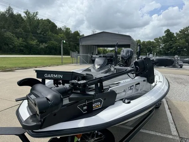 Slide: The Image of Skeeter ZXR20 2025 - 16