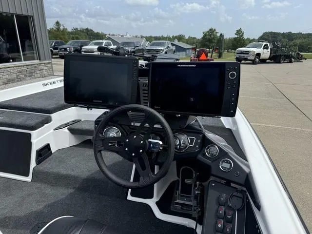 Slide: The Image of Skeeter ZXR20 2025 - 5