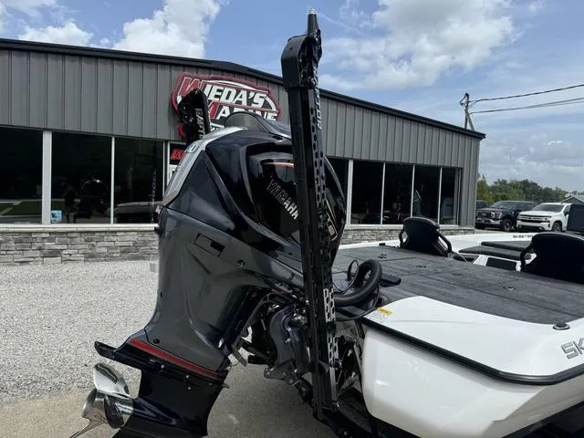 Slide: The Image of Skeeter ZXR20 2025 - 8