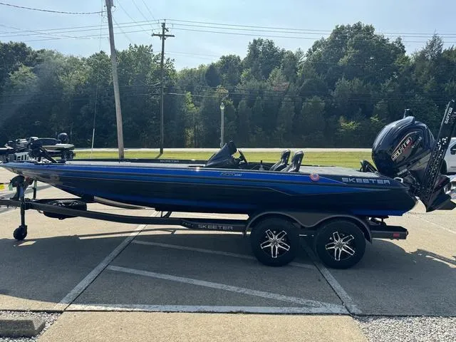 Slide: The Image of Skeeter ZXR21 2025 - 13