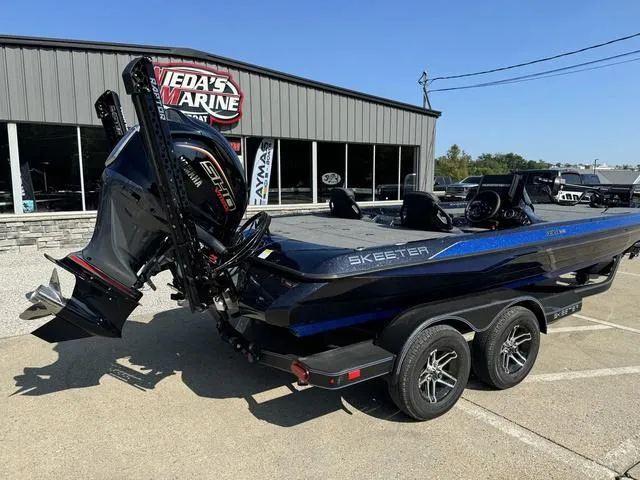 Slide: The Image of Skeeter ZXR21 2025 - 2