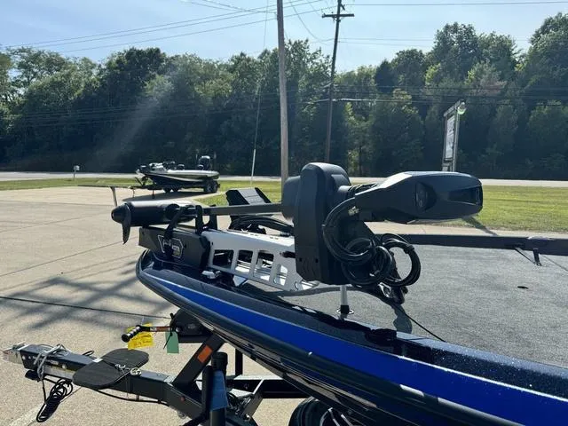 Slide: The Image of Skeeter ZXR21 2025 - 8