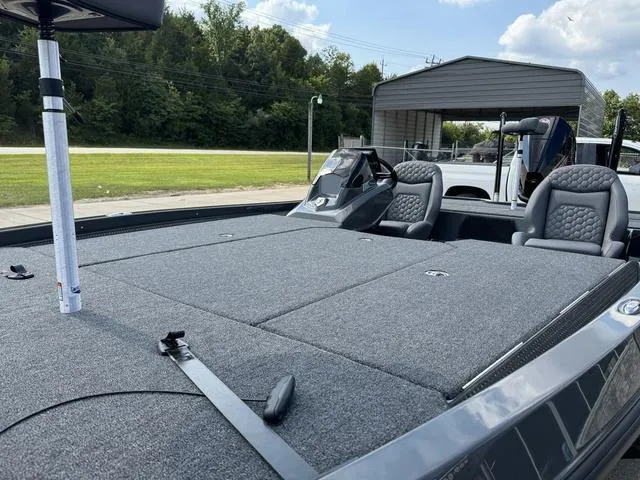 Slide: The Image of 2025 iKon VLX 21 boat with spacious deck and comfortable seating. - 15