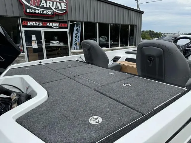 Slide: The Image of Ikon VLX 21 2025 - 13