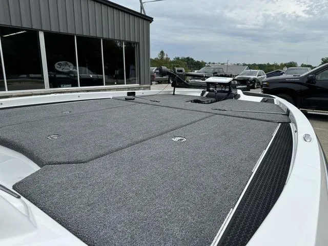 Slide: The Image of Ikon VLX 21 2025 - 15