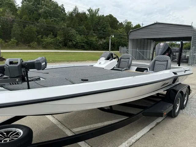 Slide: The Image of Ikon VLX 21 2025 - 21