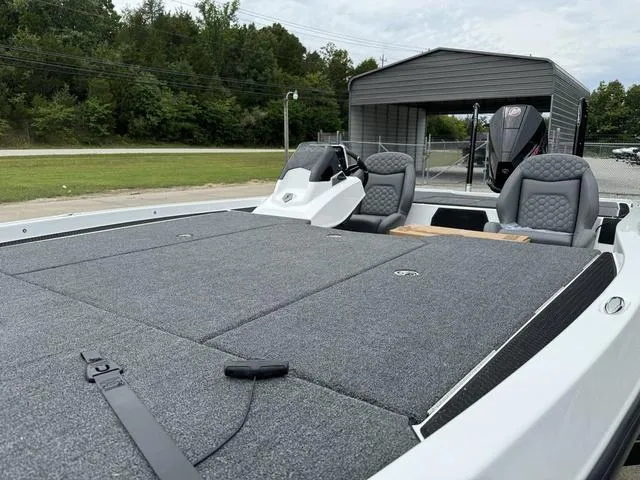 Slide: The Image of Ikon VLX 21 2025 - 22