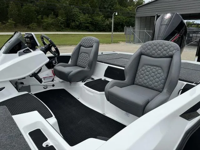 Slide: The Image of Ikon VLX 21 2025 - 23