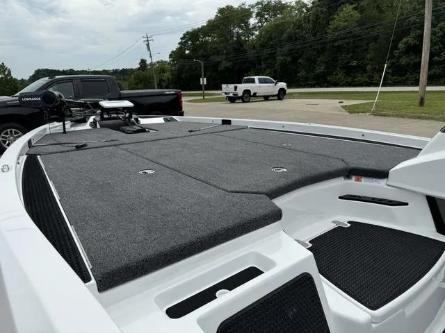 Slide: The Image of Ikon VLX 21 2025 - 25