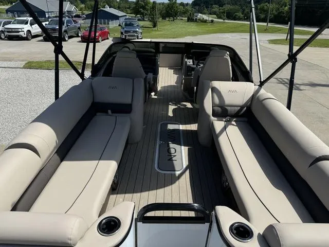 Slide: The Image of Avalon Catalina Quad Lounger Windshield 25 FT 2024 - 21