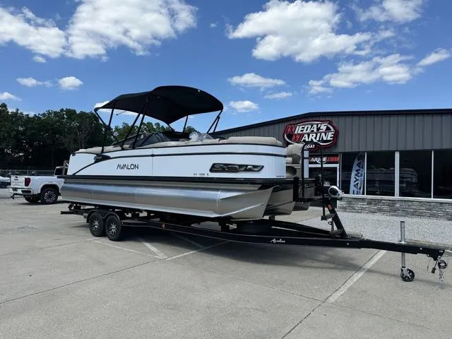 Slide: The Image of Avalon Catalina Quad Lounger Windshield 25 FT 2024 - 5