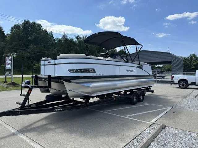 Slide: The Image of Avalon Catalina Quad Lounger Windshield 25 FT 2024 - 7