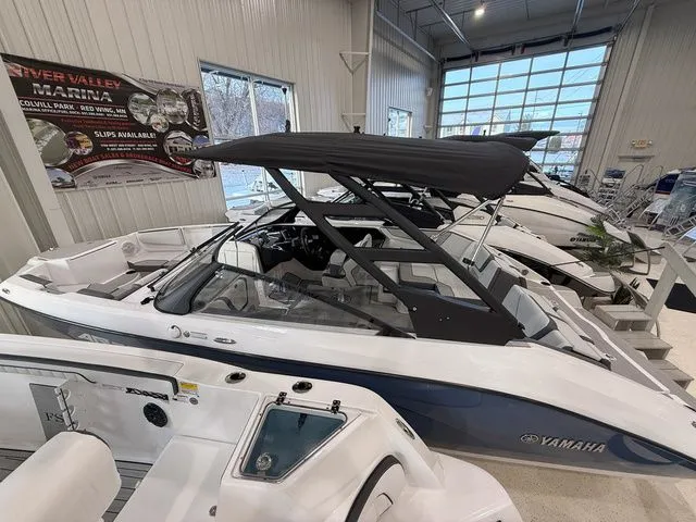 Slide: The Image of Yamaha AR220 2025 - 3