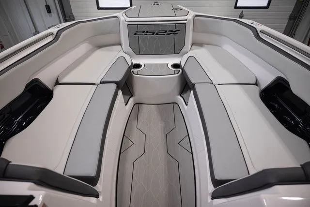 Slide: The Image of Yamaha 252XE 2025 - 11