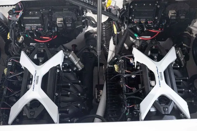 Slide: The Image of Yamaha 252XE 2025 - 14