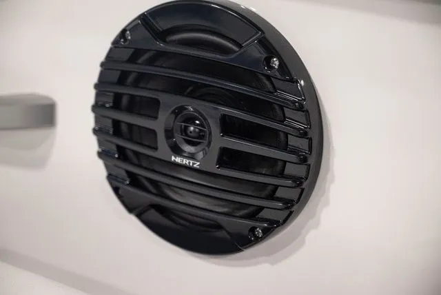 Slide: The Image of Yamaha 252XE 2025 - 16