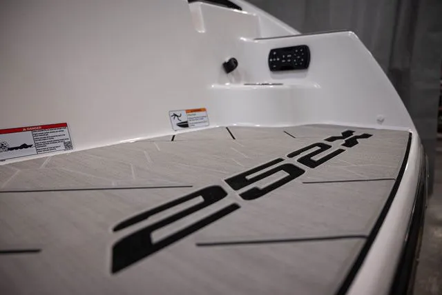 Slide: The Image of Yamaha 252XE 2025 - 18