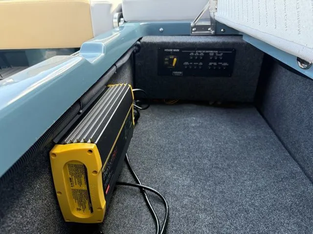 Slide: The Image of MasterCraft XT25 2025 - 12