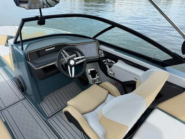 Slide: The Image of MasterCraft XT25 2025 - 2