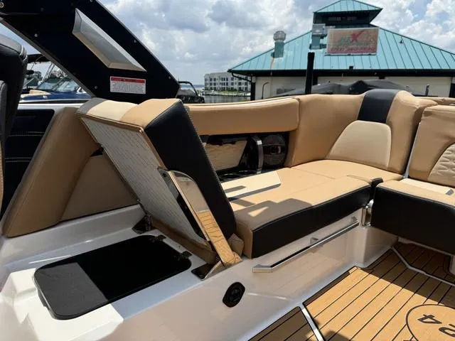 Slide: The Image of MasterCraft X24 2024 - 4