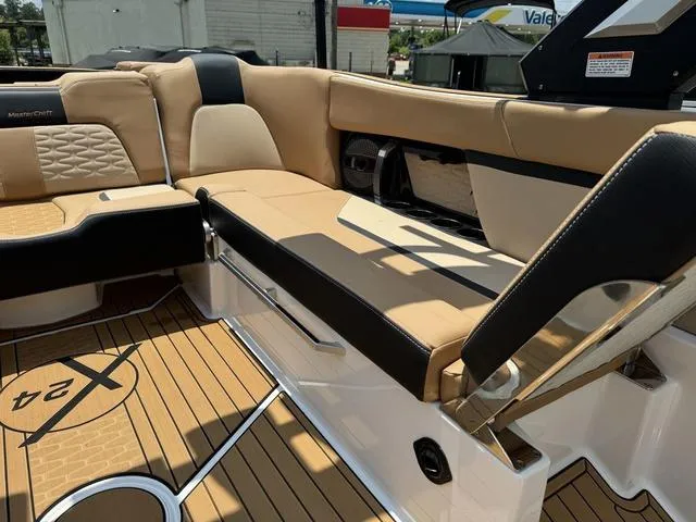 Slide: The Image of MasterCraft X24 2024 - 7