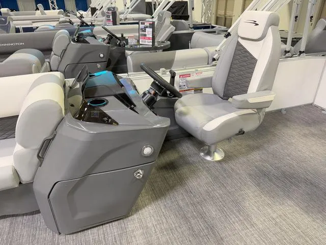 Slide: The Image of Bennington S L-Bench 22 SLJ Pontoon 2025 - 10